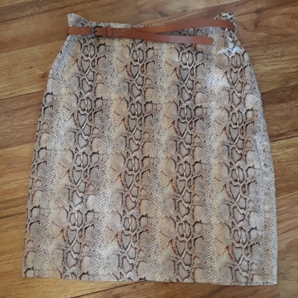 Lucy & co. Snake Print Lined Skirt Size Large